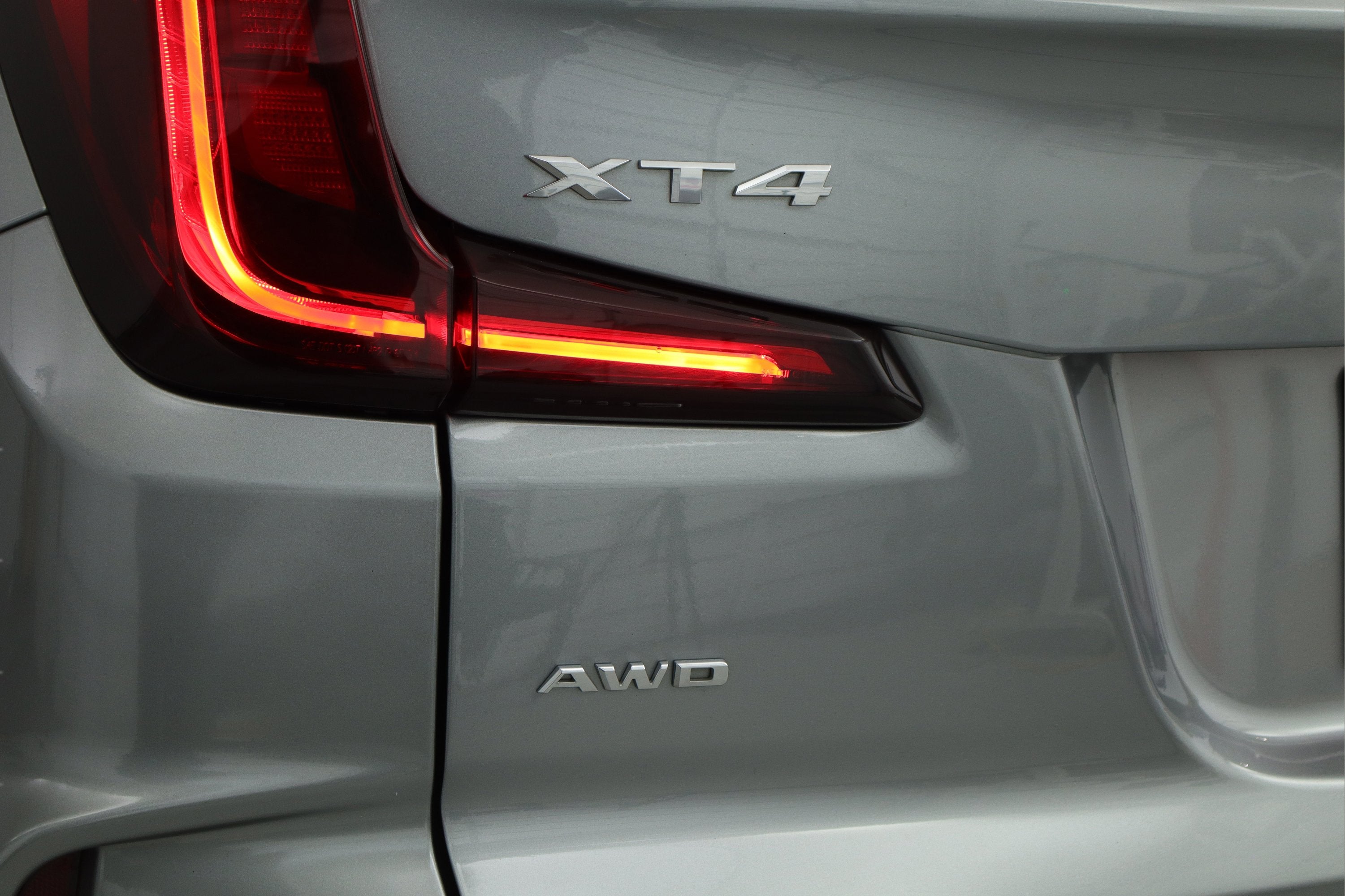 2024 Cadillac XT4 AWD Premium Luxury