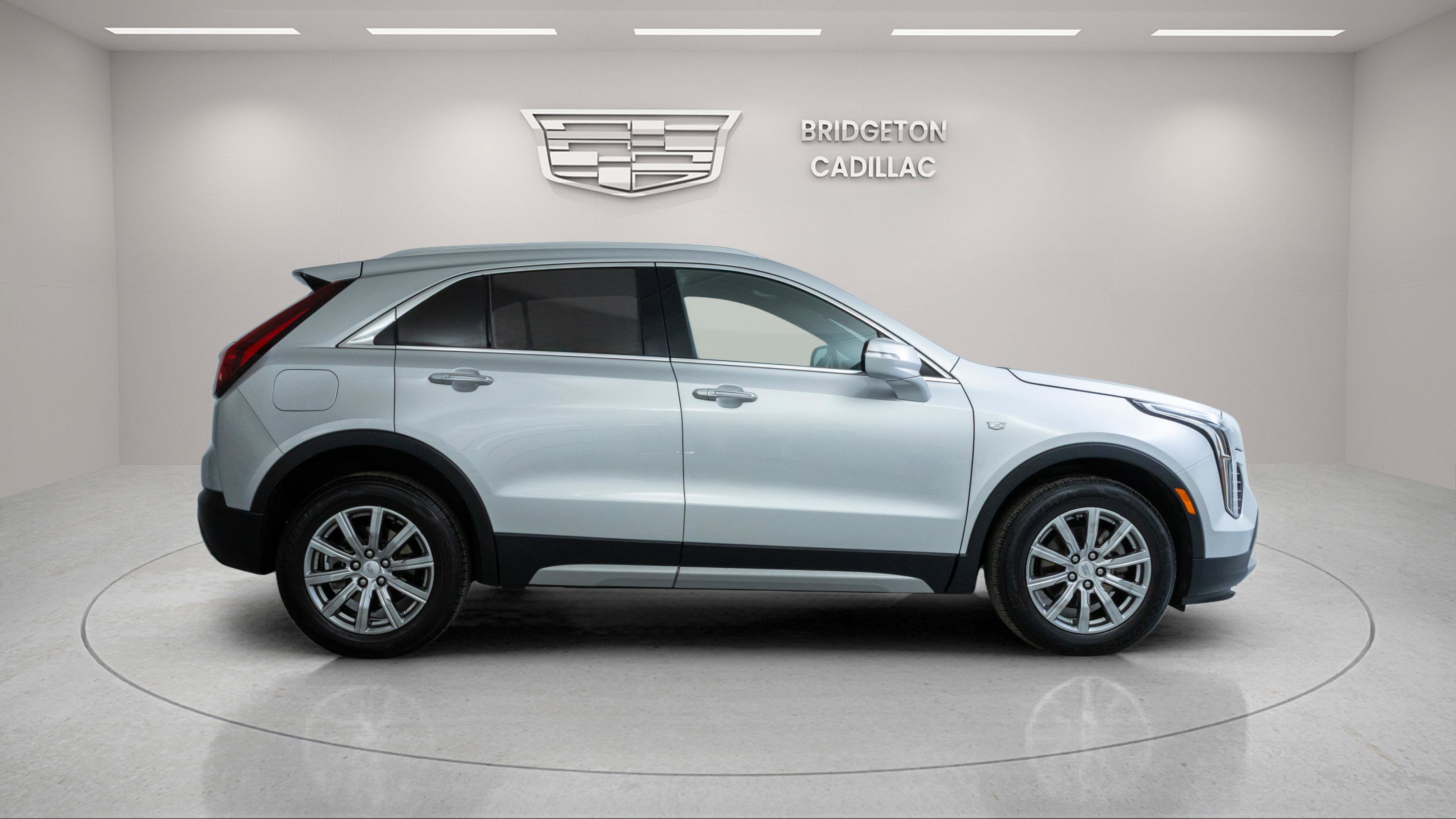 2022 Cadillac XT4 AWD Premium Luxury