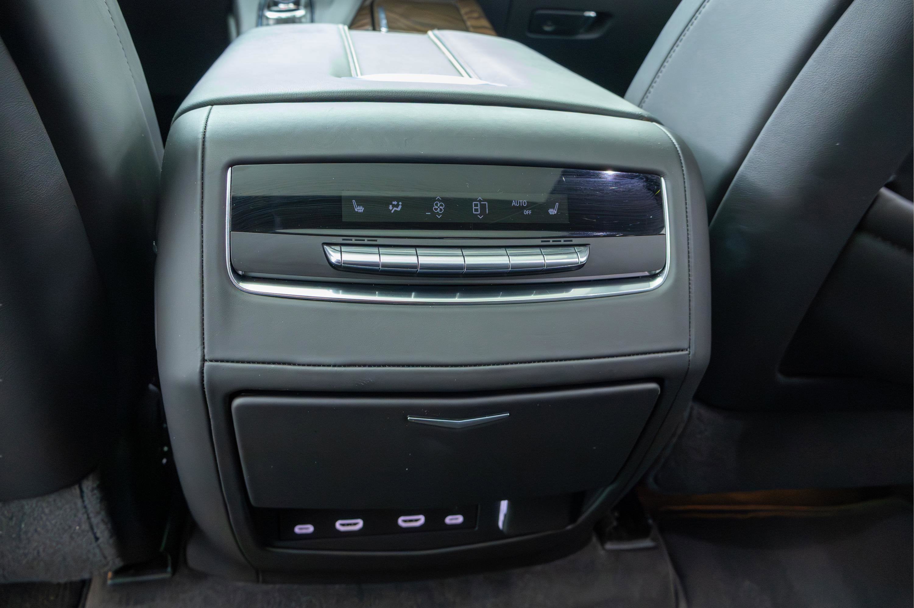 2023 Cadillac Escalade ESV 4WD Sport Platinum