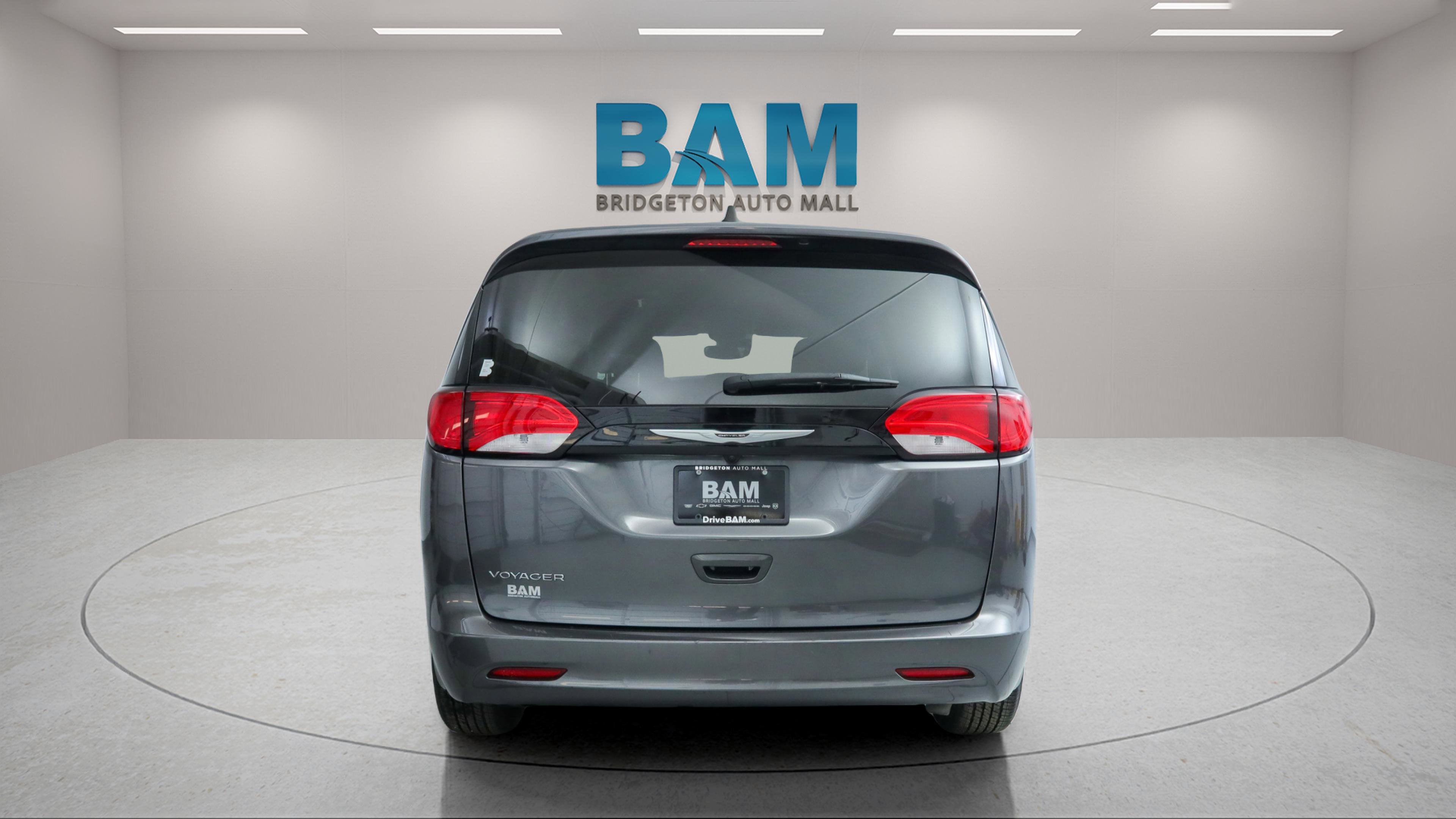 2023 Chrysler Voyager LX