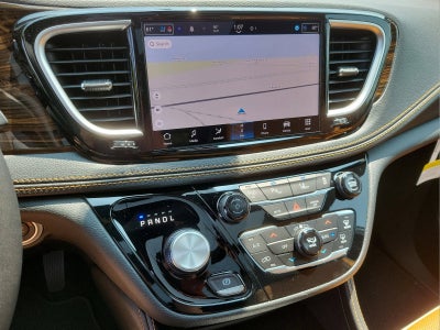 2023 Chrysler Pacifica Hybrid Pinnacle