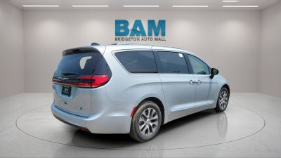 2023 Chrysler Pacifica Hybrid Pinnacle