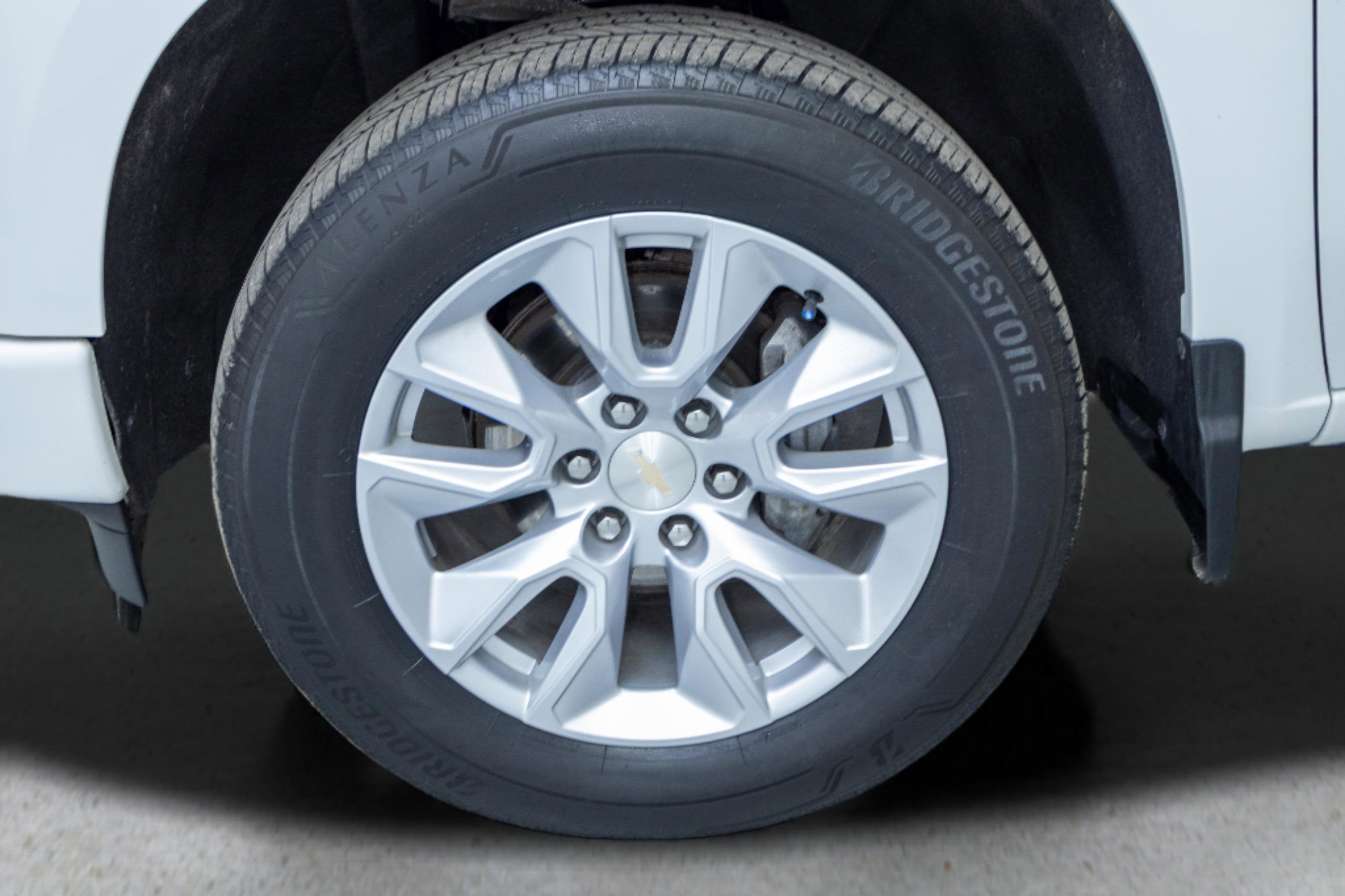 2022 Chevrolet Silverado 1500 4WD Crew Cab Short Bed Custom