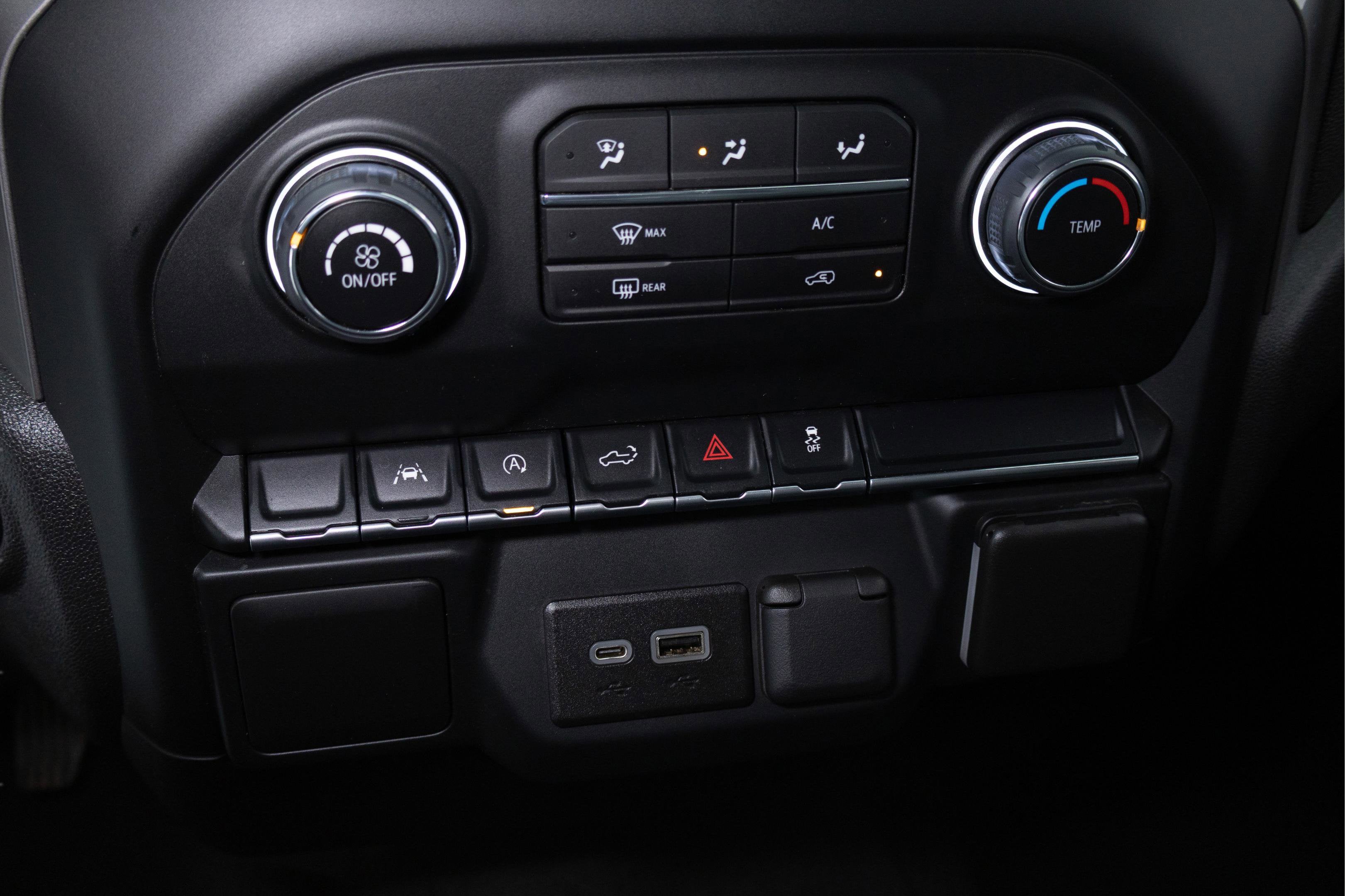 2022 Chevrolet Silverado 1500 4WD Crew Cab Short Bed Custom