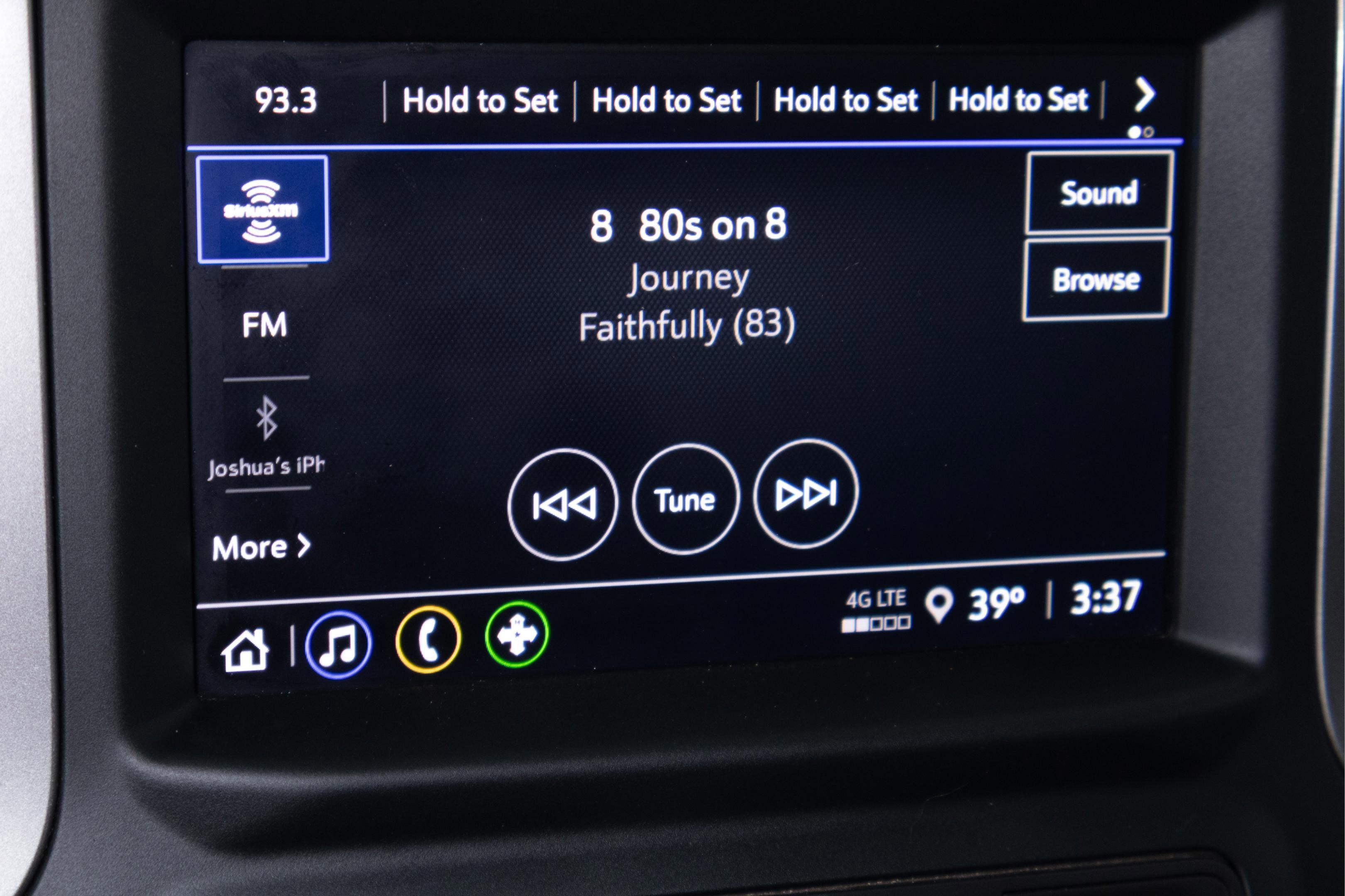 2022 Chevrolet Silverado 1500 4WD Crew Cab Short Bed Custom