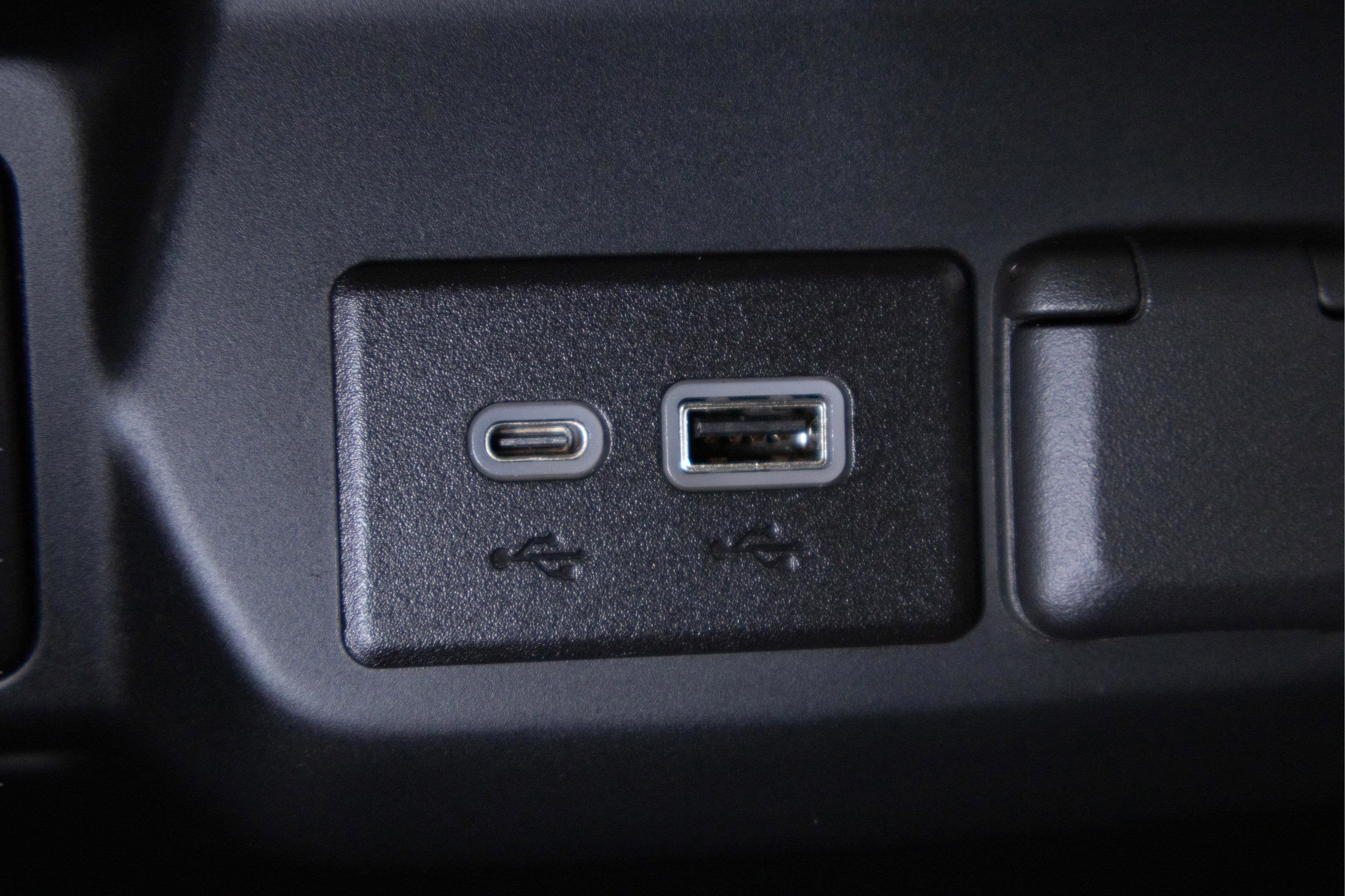 2022 Chevrolet Silverado 1500 4WD Crew Cab Short Bed Custom