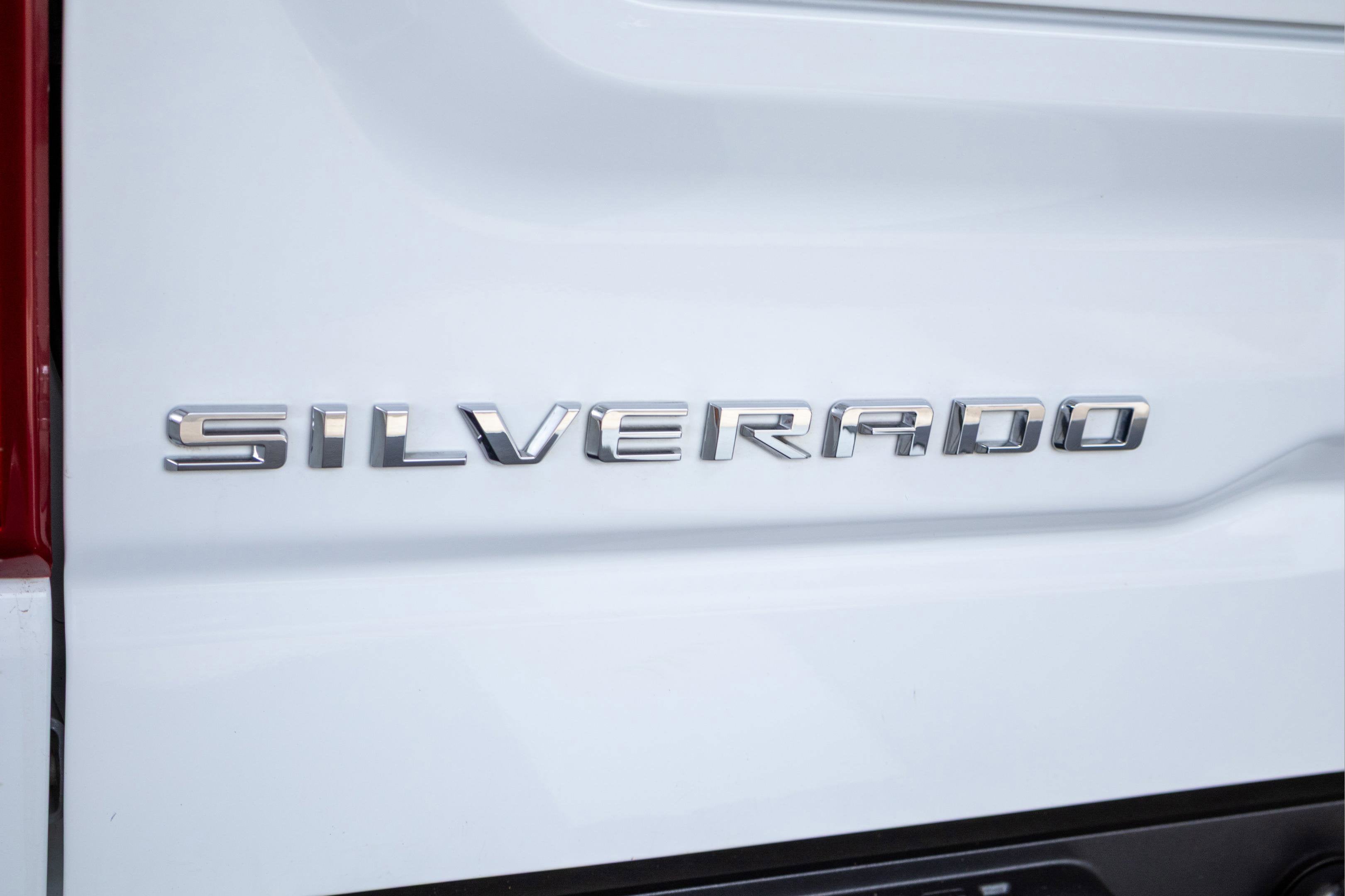 2022 Chevrolet Silverado 1500 4WD Crew Cab Short Bed Custom