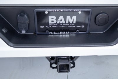 2022 Chevrolet Silverado 1500 4WD Crew Cab Short Bed Custom