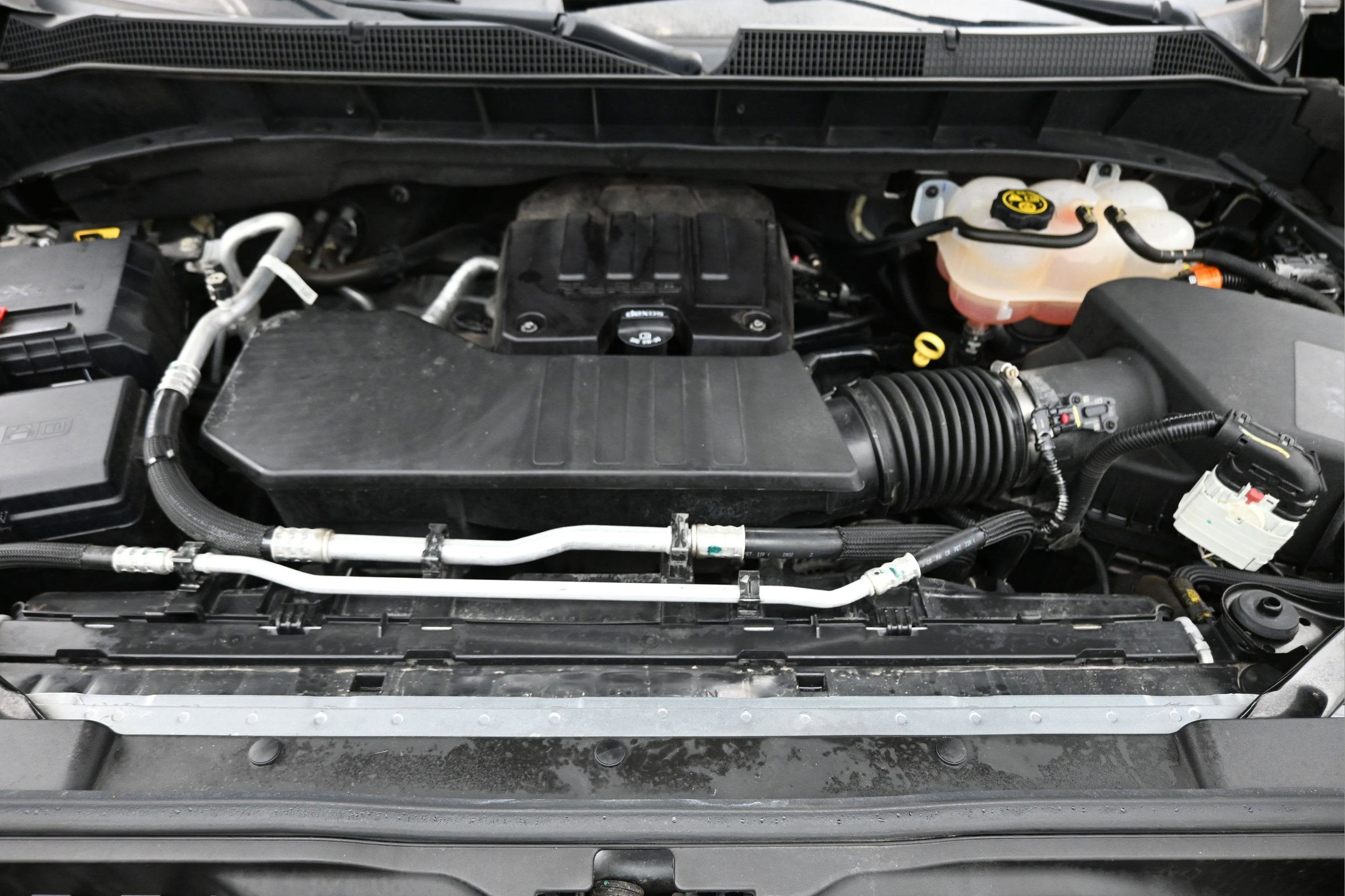 2023 Chevrolet Silverado 1500 4WD Crew Cab Short Bed LT with 2FL