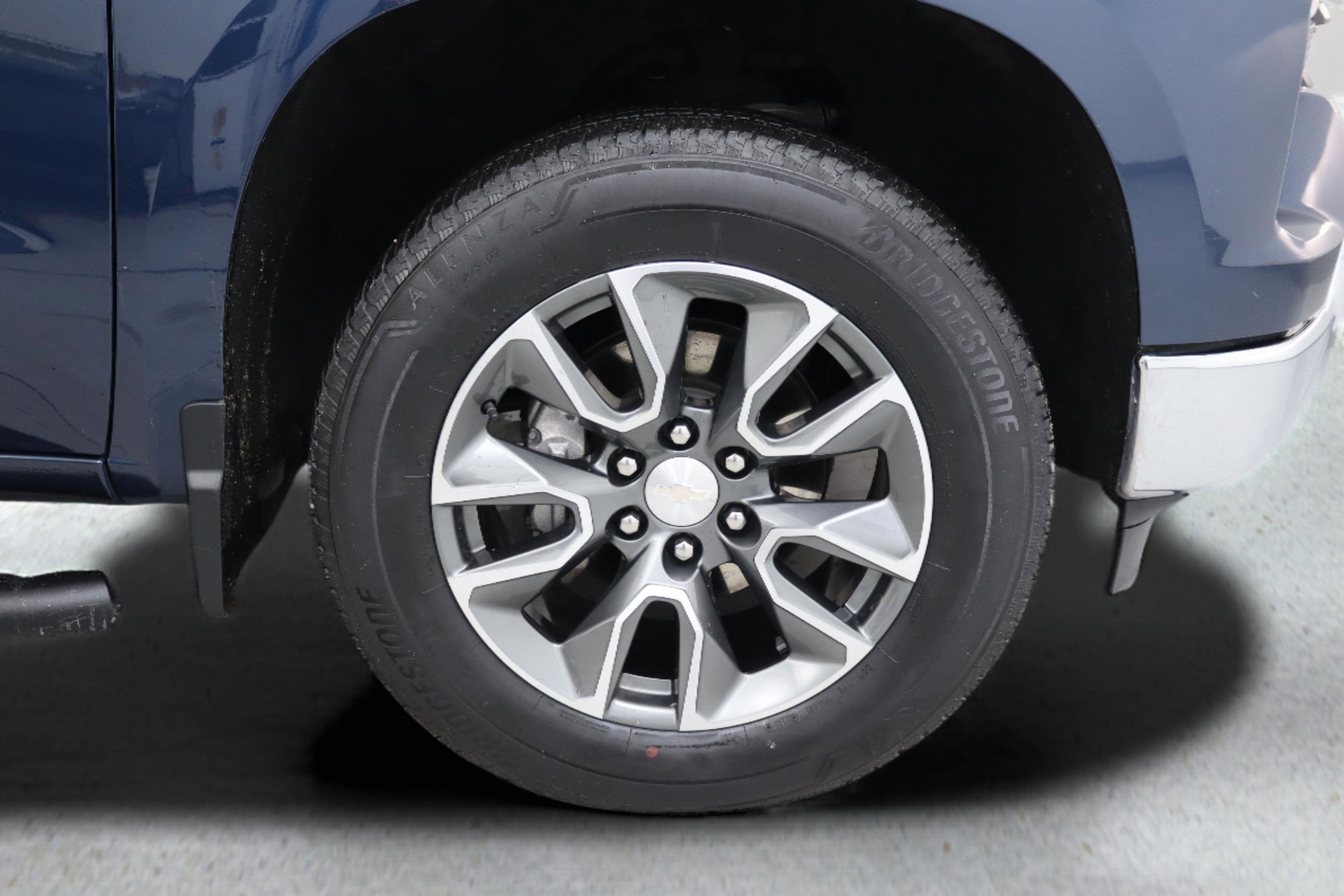 2023 Chevrolet Silverado 1500 4WD Crew Cab Short Bed LT with 2FL