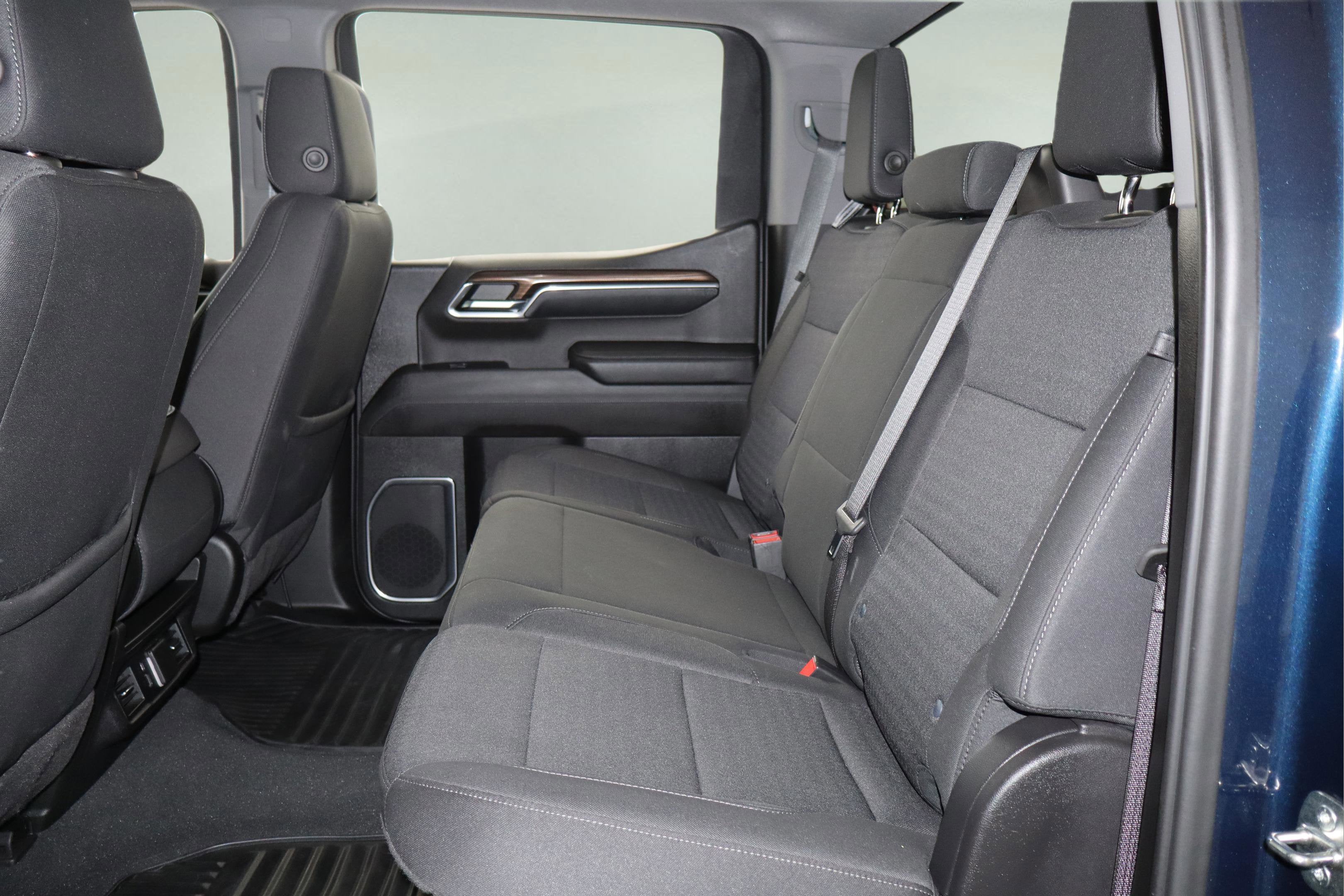 2023 Chevrolet Silverado 1500 4WD Crew Cab Short Bed LT with 2FL