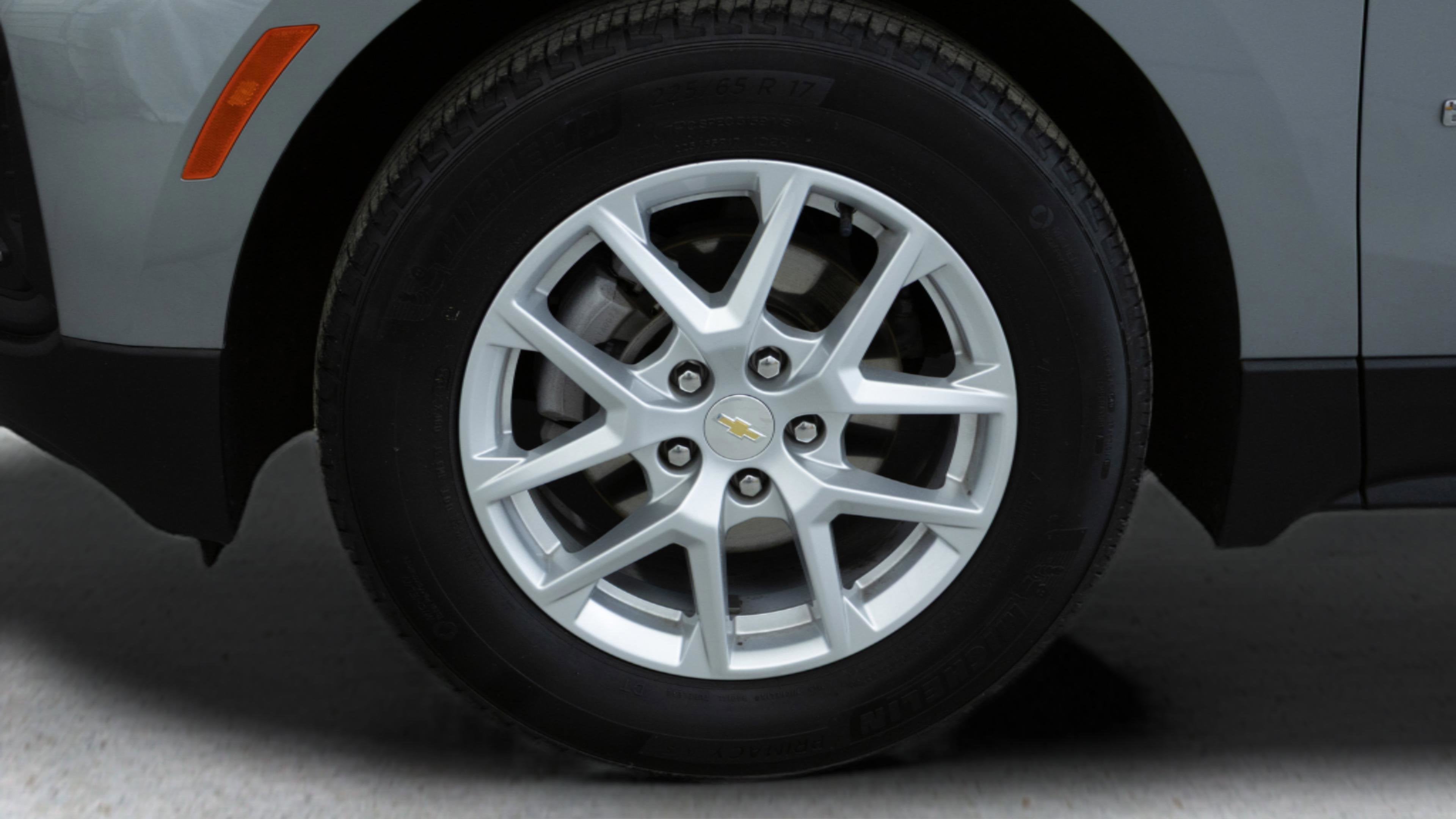 2024 Chevrolet Equinox FWD LS