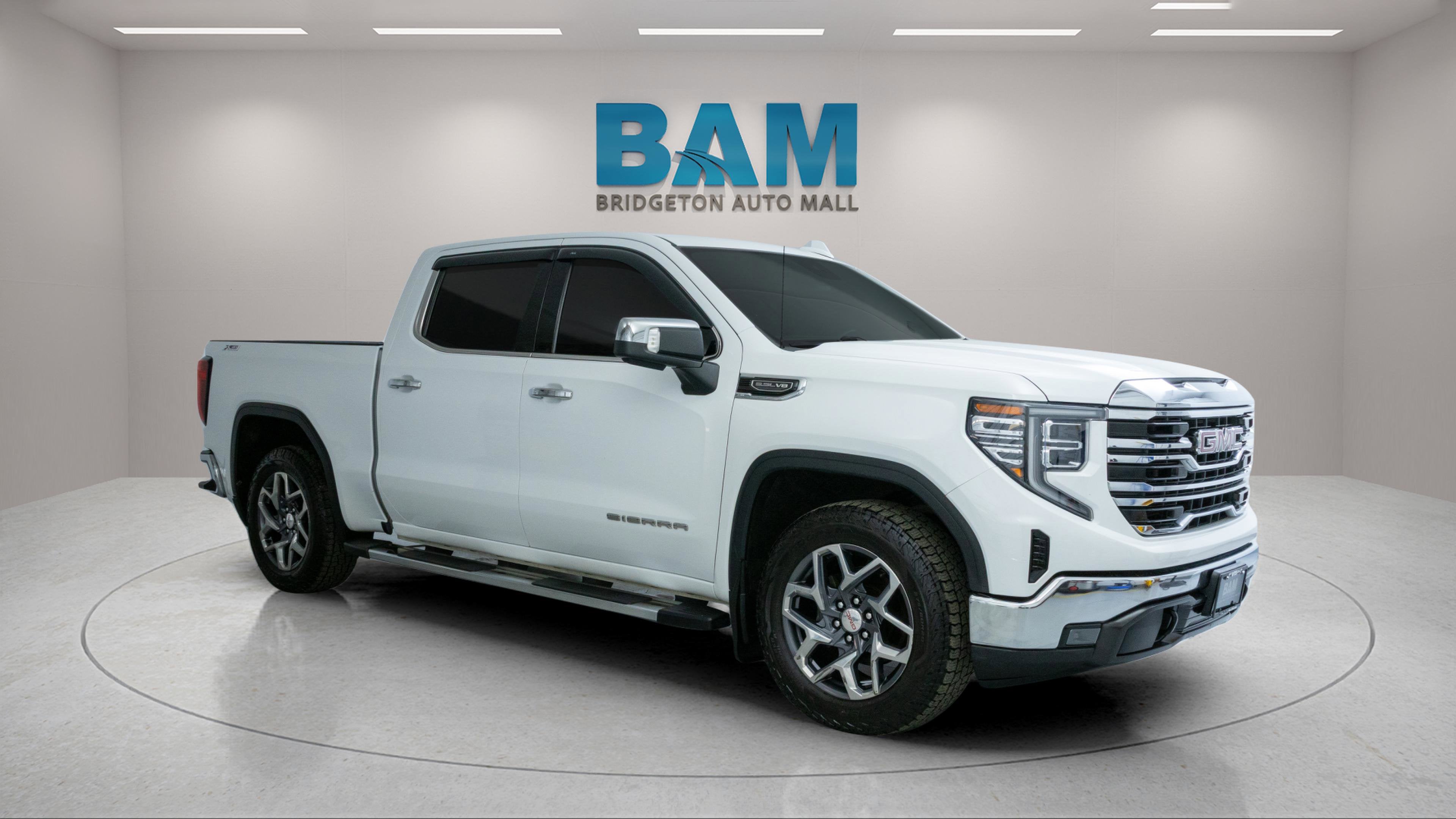 2022 GMC Sierra 1500 4WD Crew Cab Short Box SLT