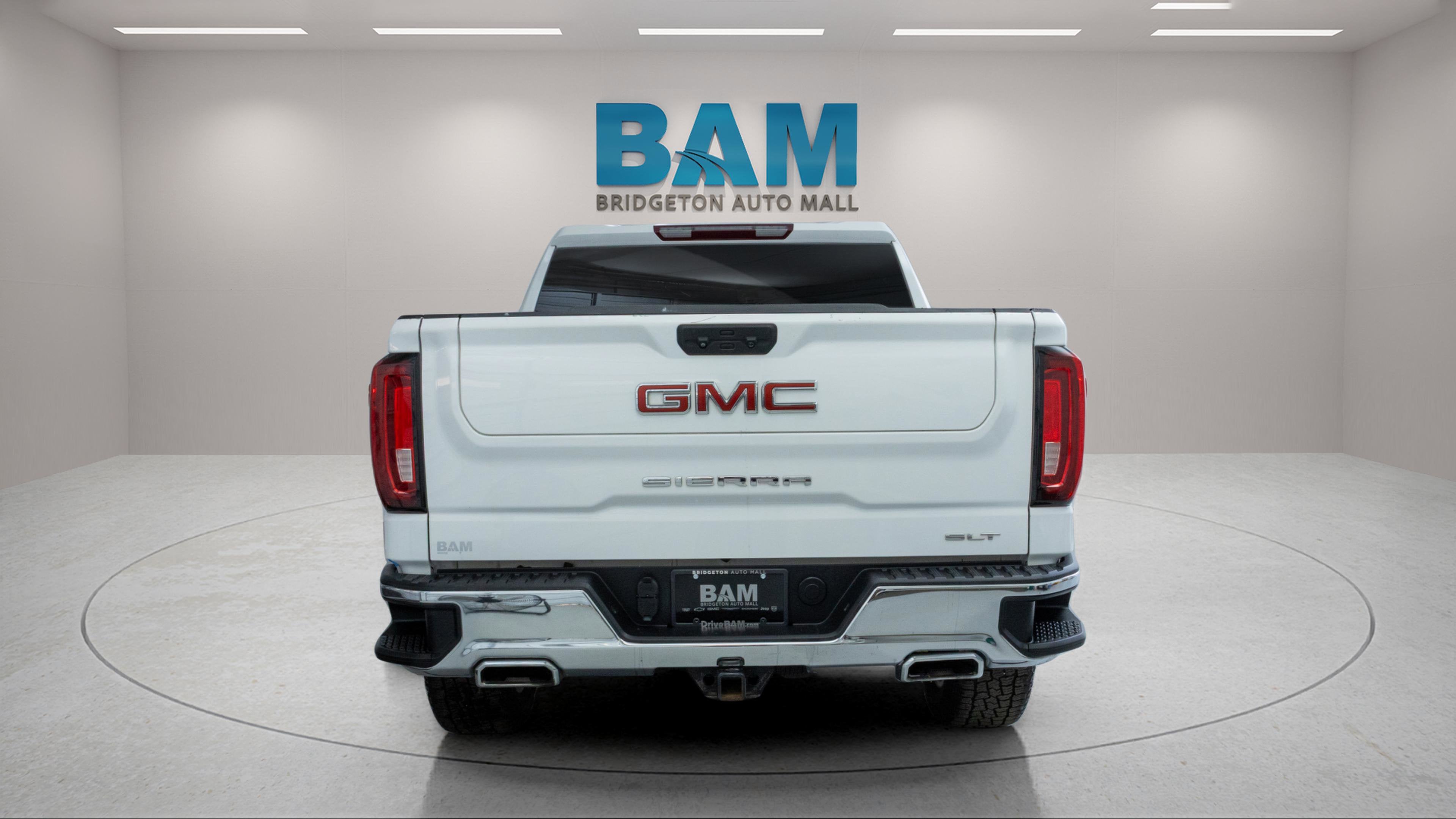 2022 GMC Sierra 1500 4WD Crew Cab Short Box SLT