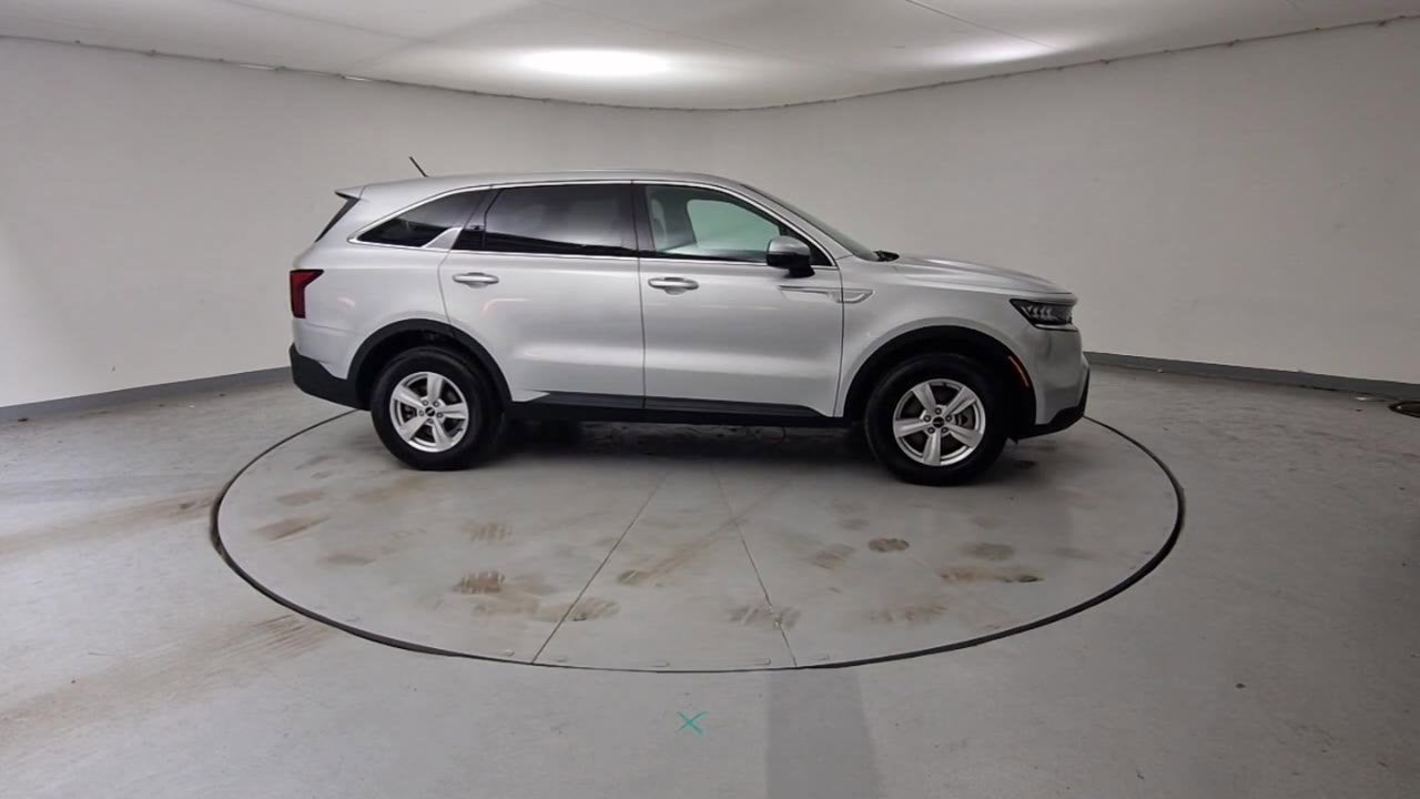 2022 Kia Sorento LX