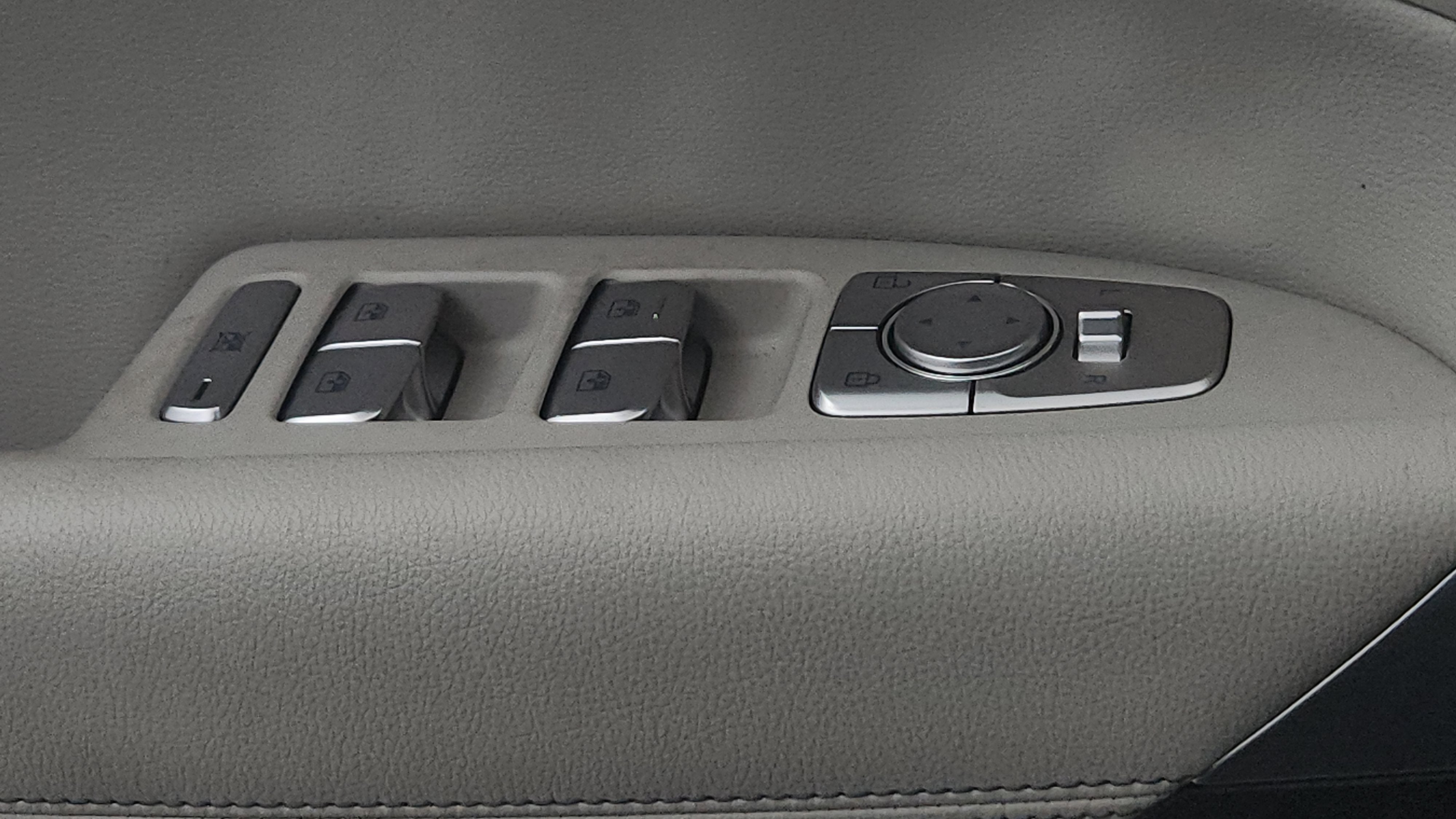 2022 Genesis G70 2.0T AWD