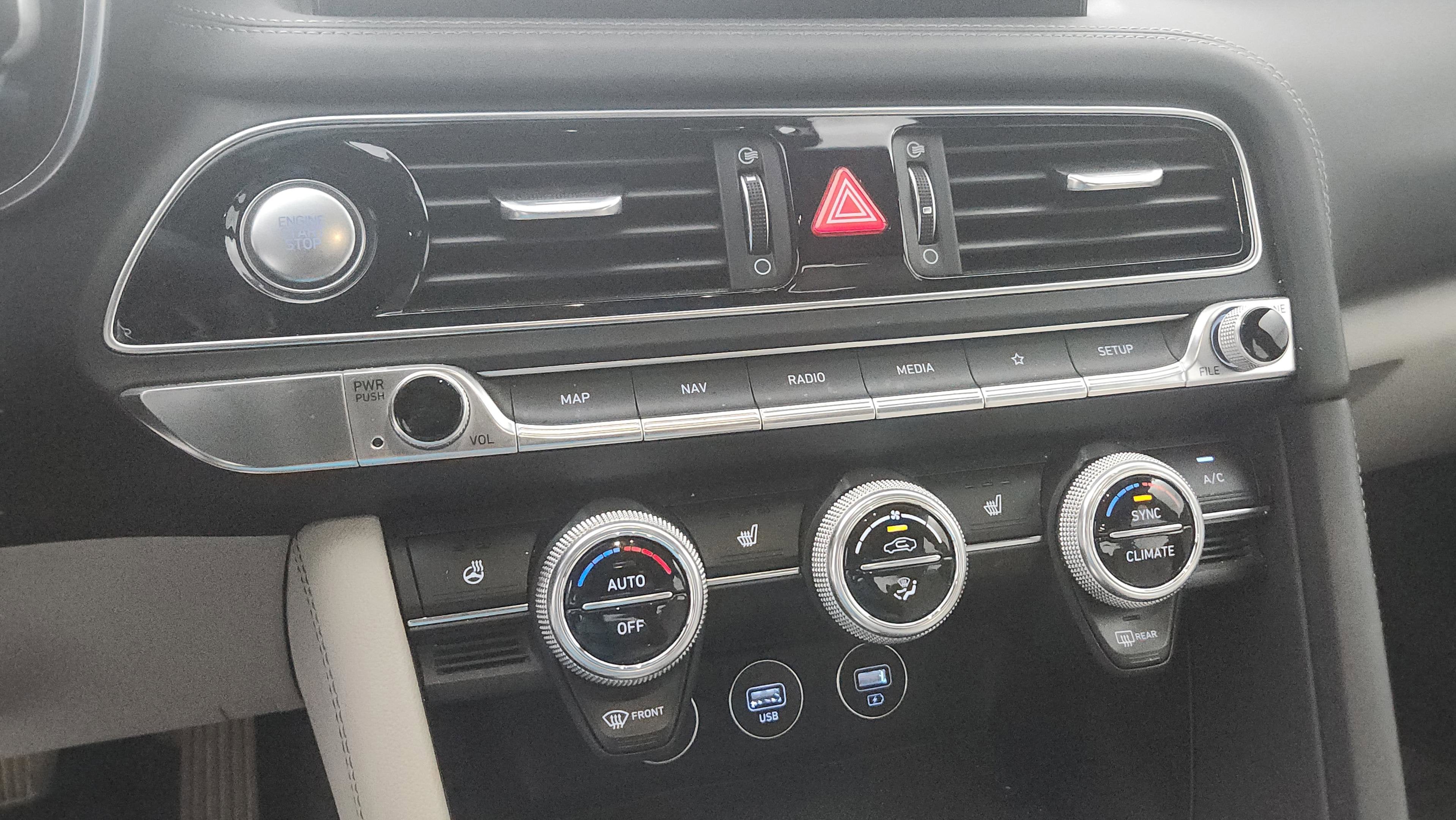 2022 Genesis G70 2.0T AWD