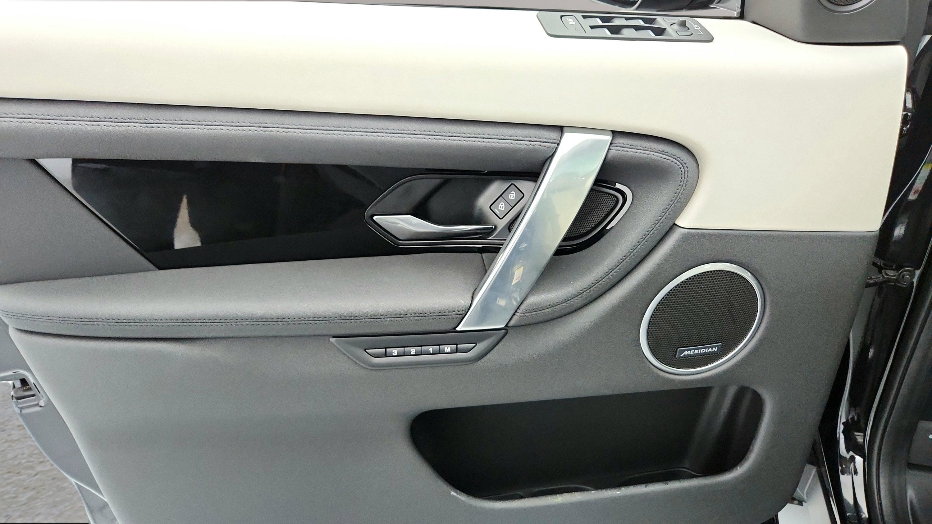 2023 Land Rover Discovery Sport SE