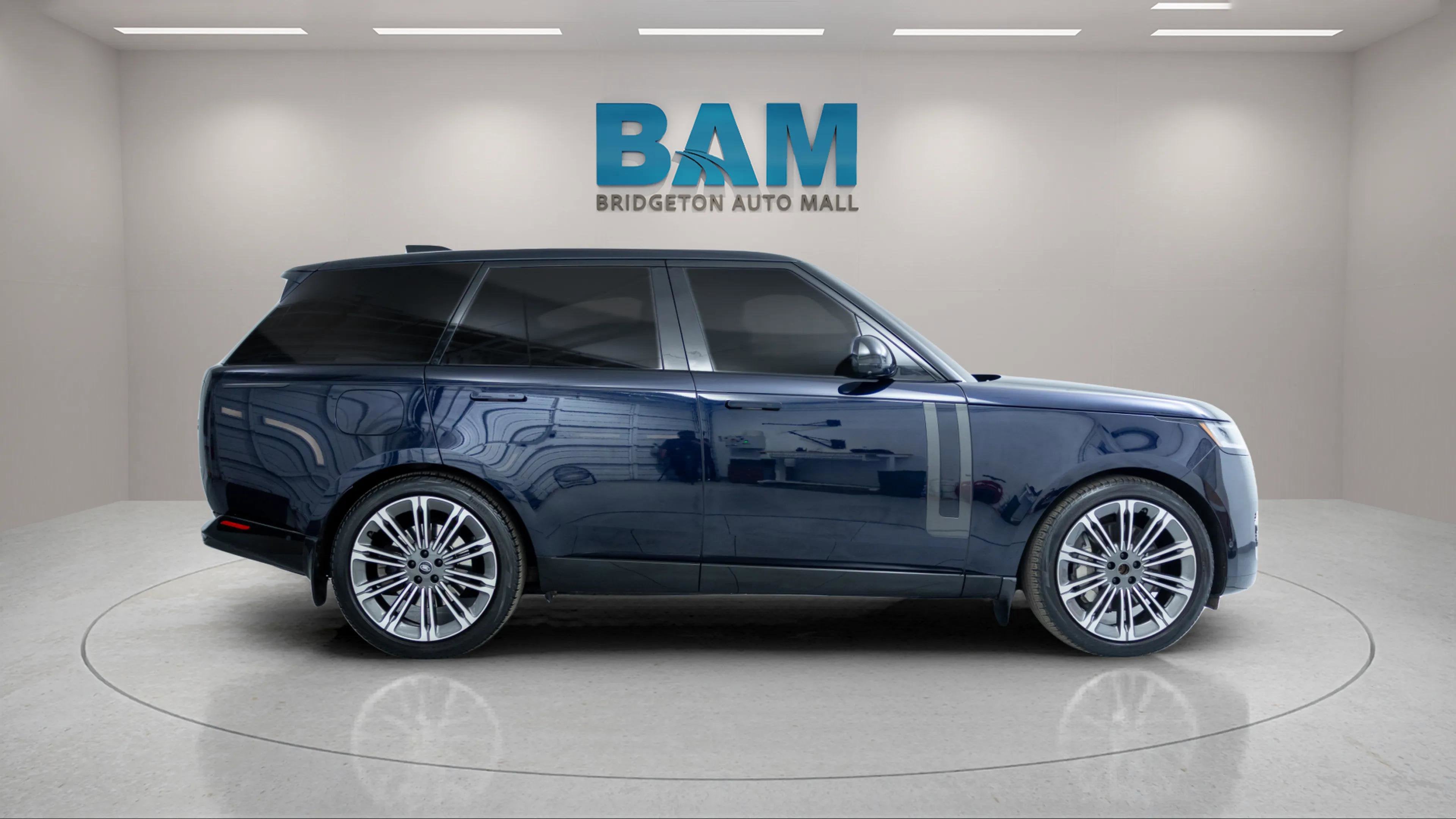 2023 Land Rover Range Rover P530 SE