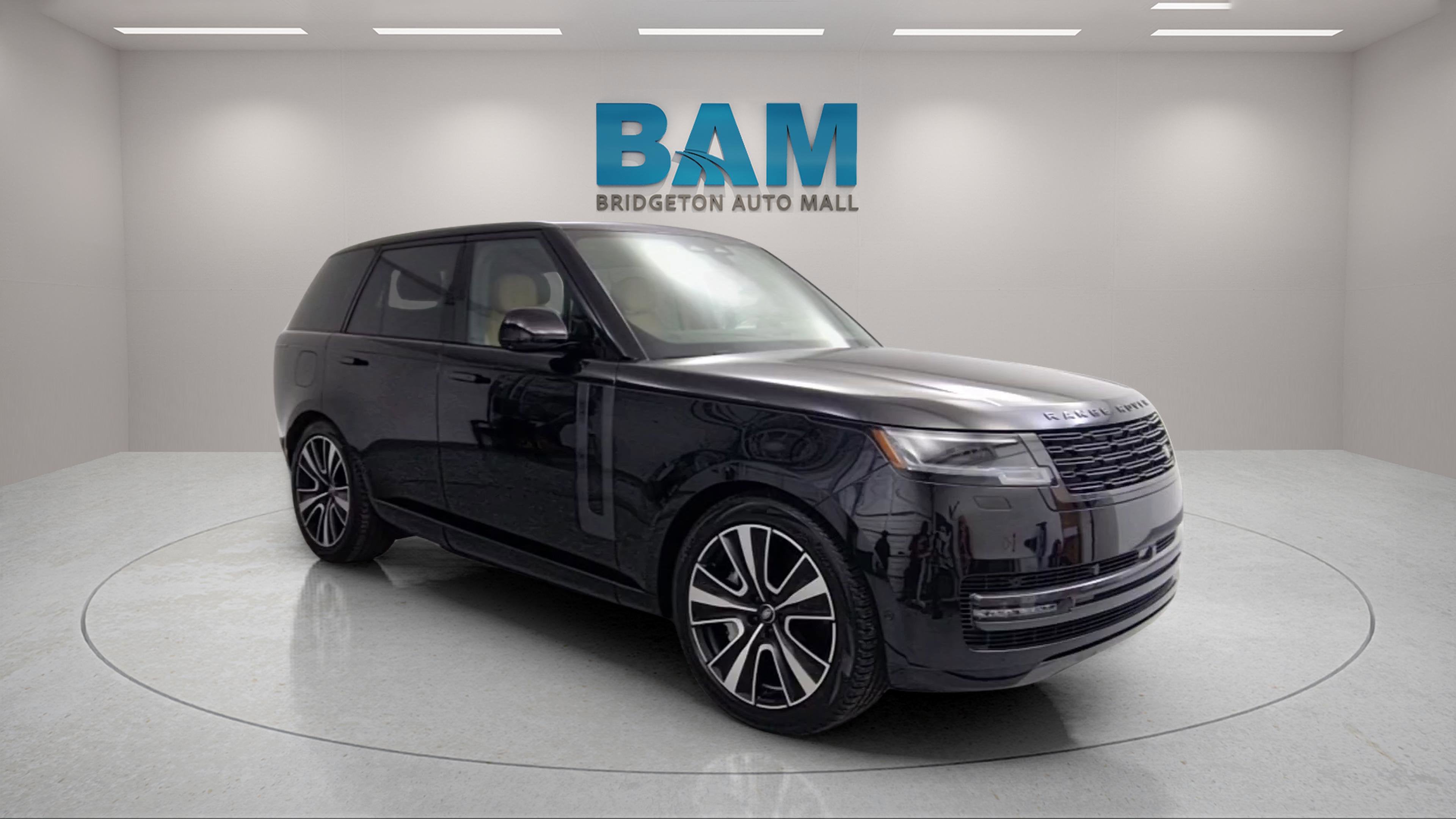 2025 Land Rover Range Rover P550e SE