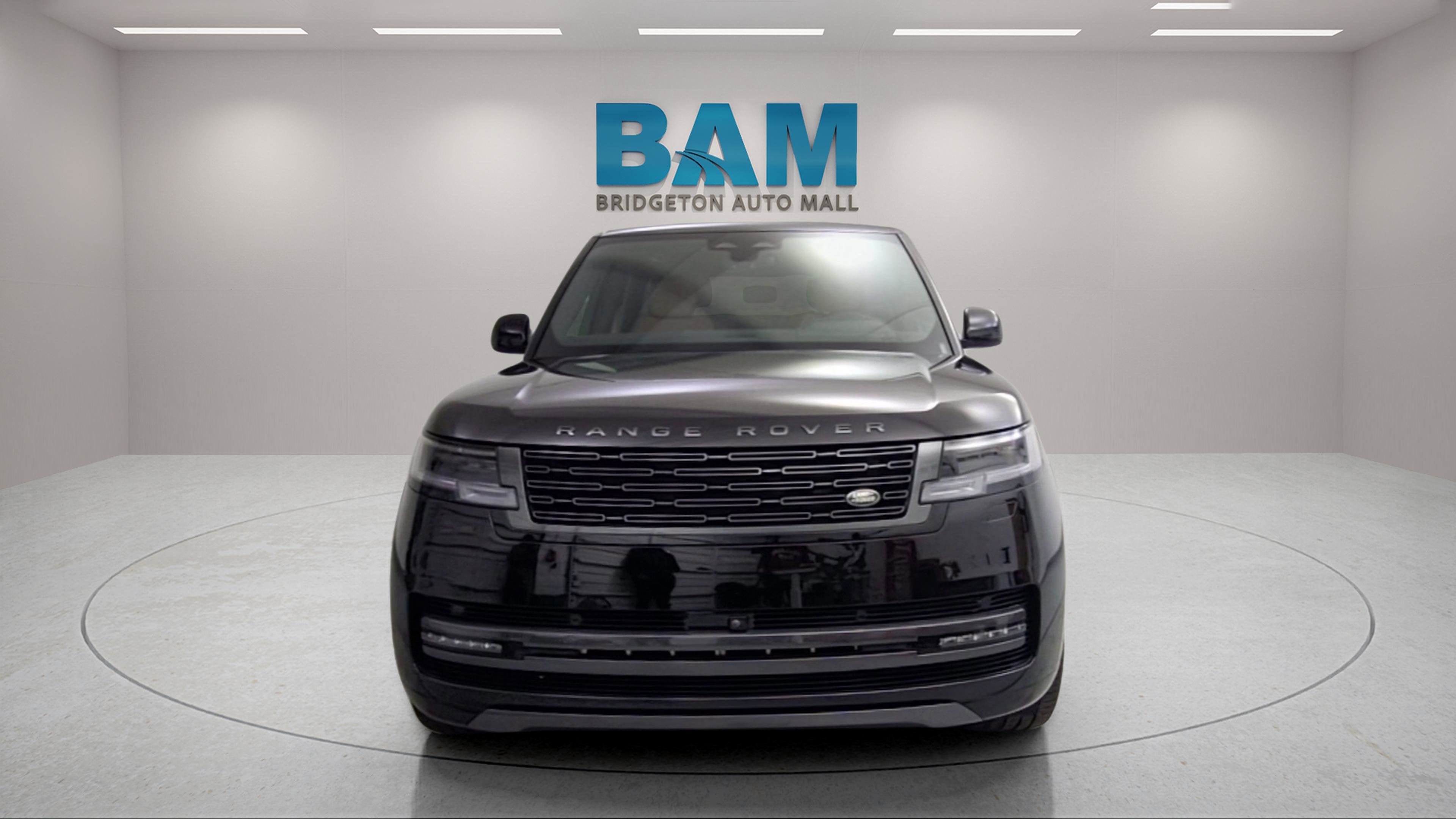 2025 Land Rover Range Rover P550e SE