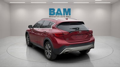 2017 INFINITI QX30 Premium