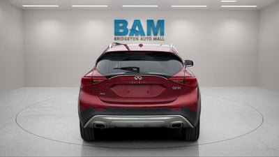 2017 INFINITI QX30 Premium