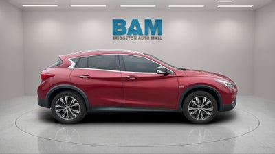 2017 INFINITI QX30 Premium