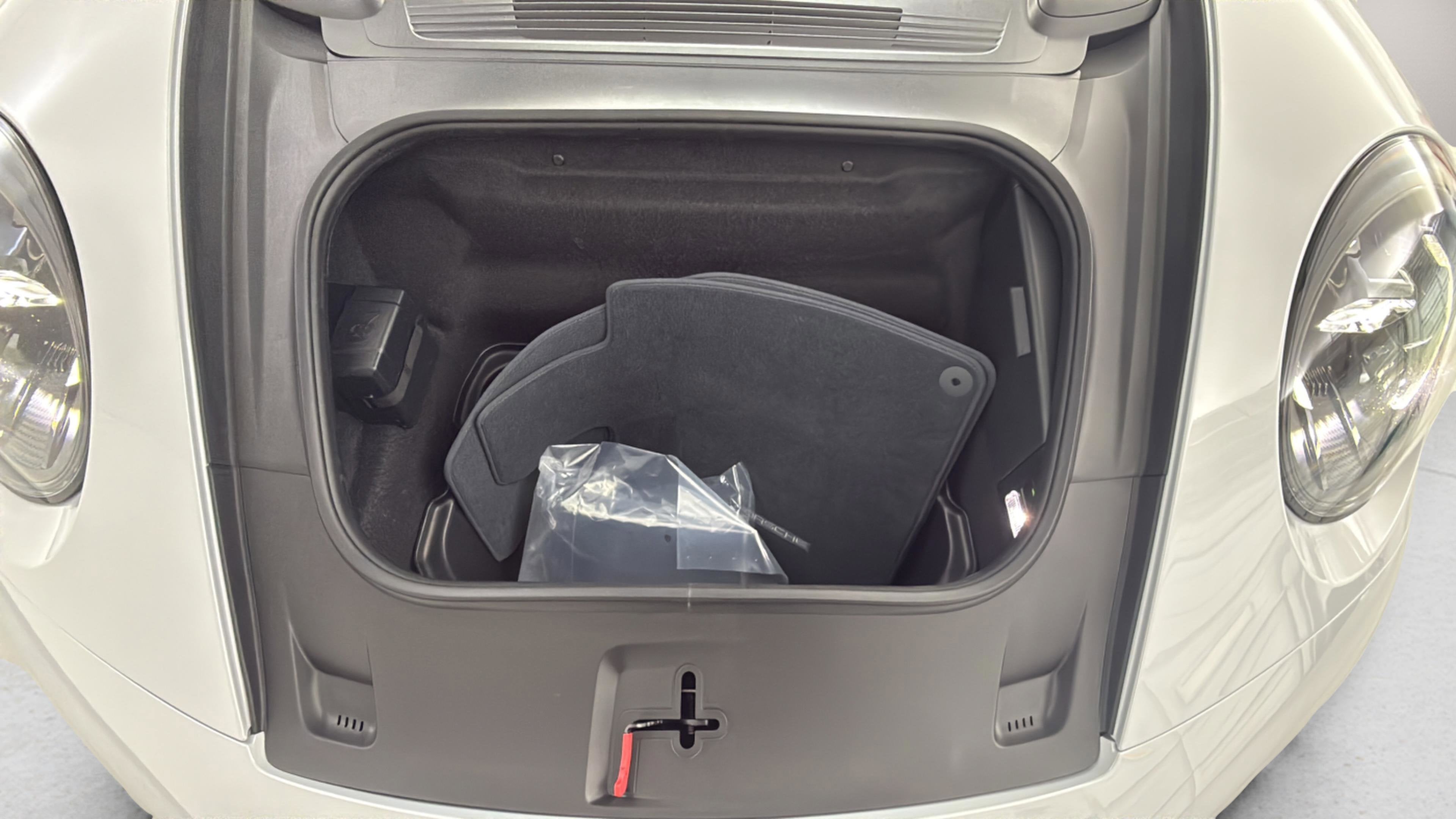 2026 Porsche 911 Carrera GTS Cabriolet