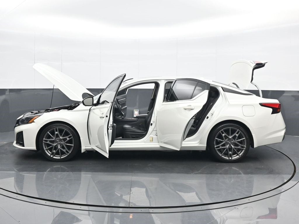 2023 Nissan Altima 2.0 SR