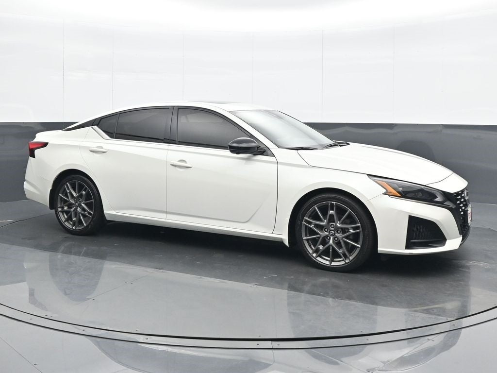 2023 Nissan Altima 2.0 SR