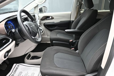 2020 Chrysler Voyager L