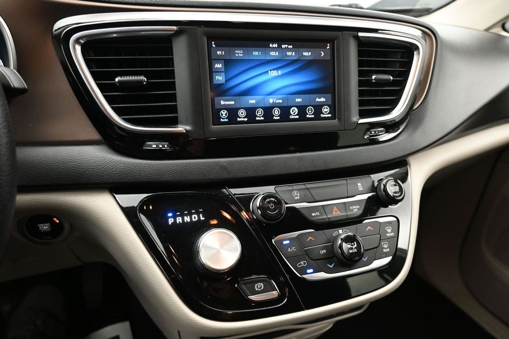 2020 Chrysler Voyager L