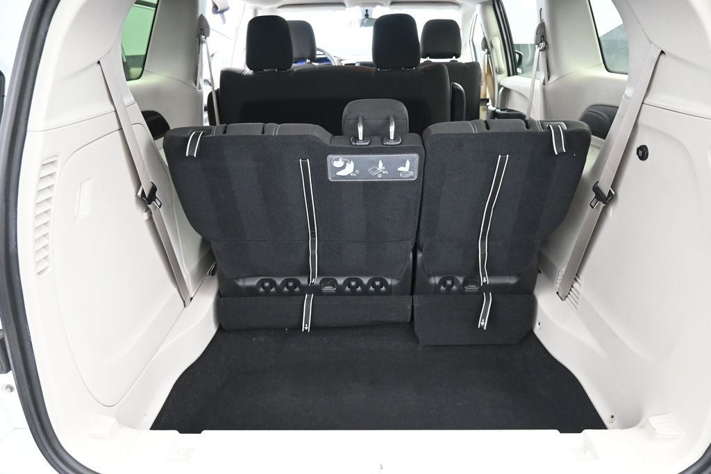 2020 Chrysler Voyager L