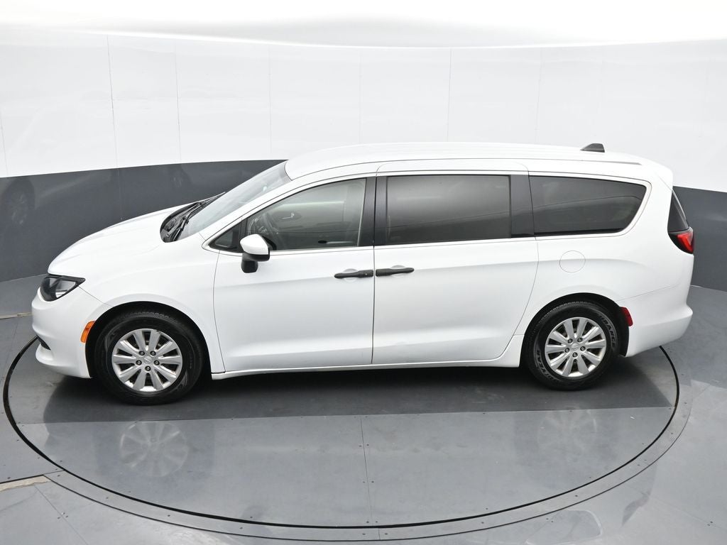2020 Chrysler Voyager L