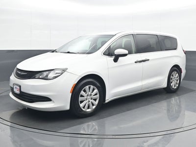 2020 Chrysler Voyager L