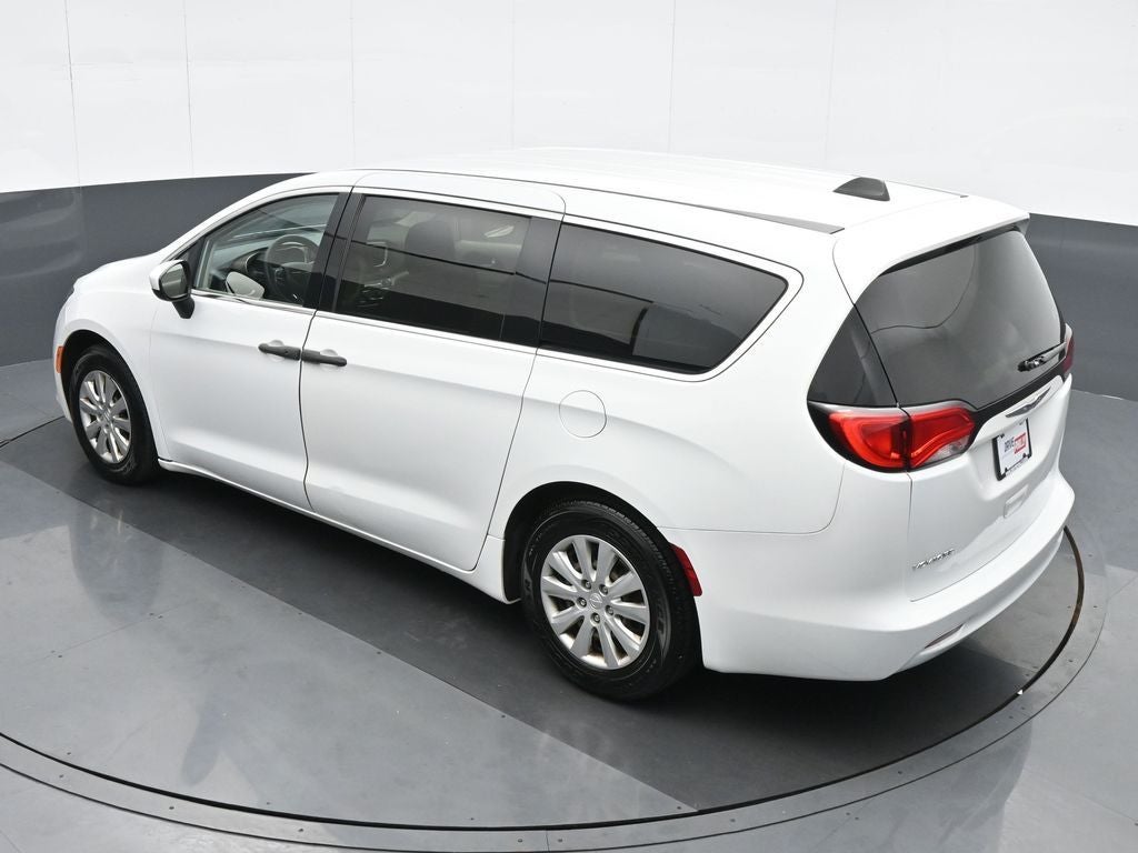 2020 Chrysler Voyager L