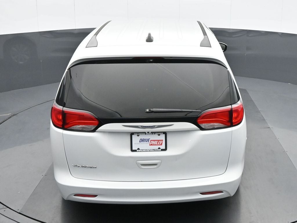 2020 Chrysler Voyager L