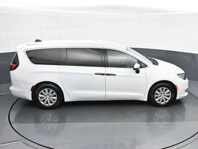 2020 Chrysler Voyager L