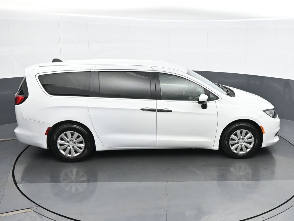 2020 Chrysler Voyager L