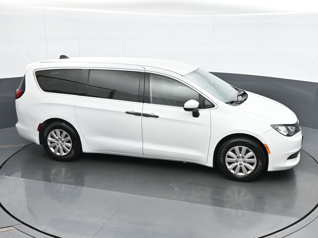 2020 Chrysler Voyager L
