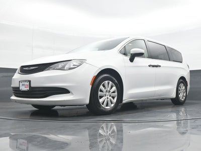 2020 Chrysler Voyager L