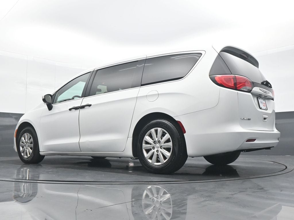 2020 Chrysler Voyager L