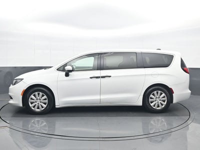 2020 Chrysler Voyager L