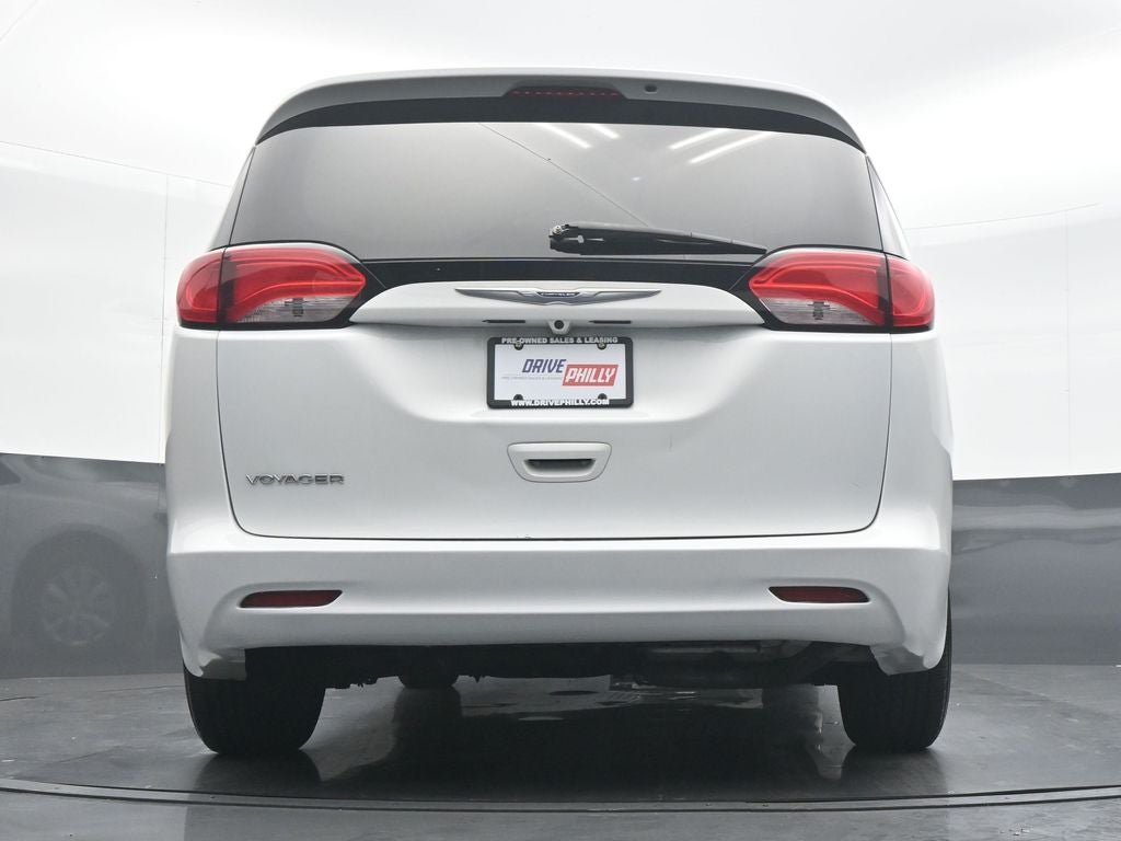 2020 Chrysler Voyager L