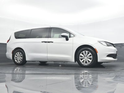 2020 Chrysler Voyager L