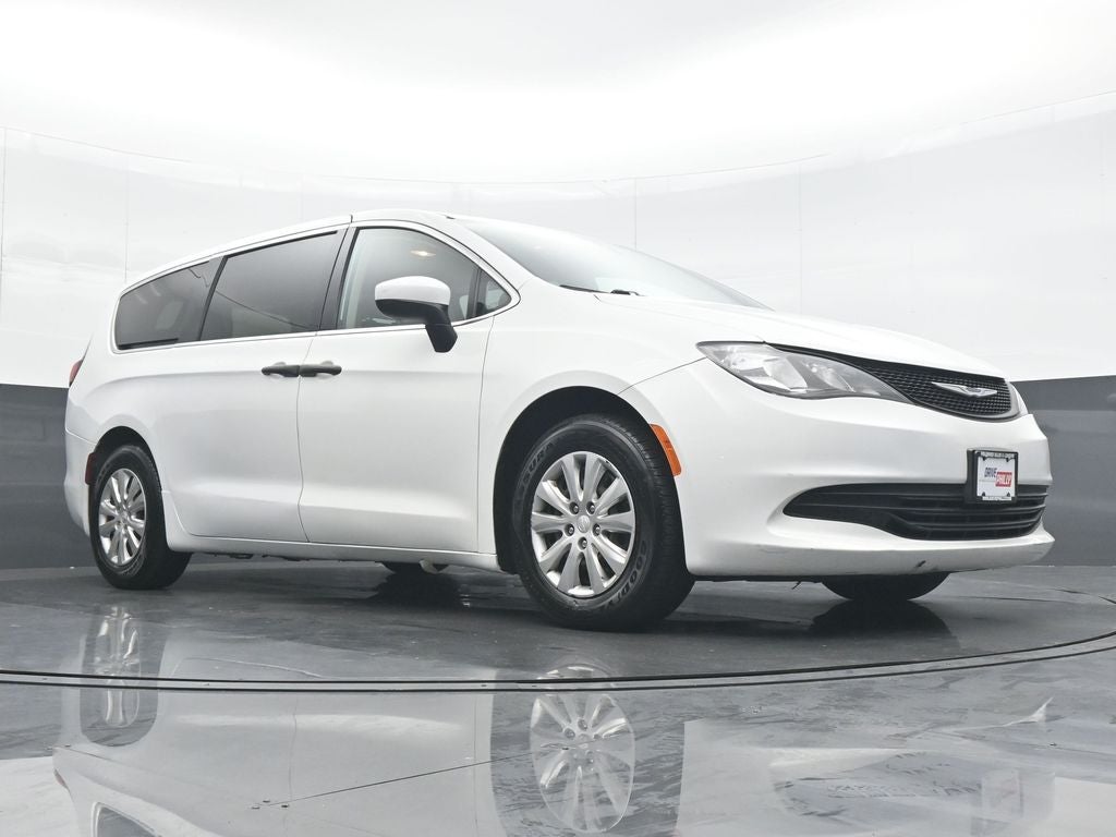 2020 Chrysler Voyager L