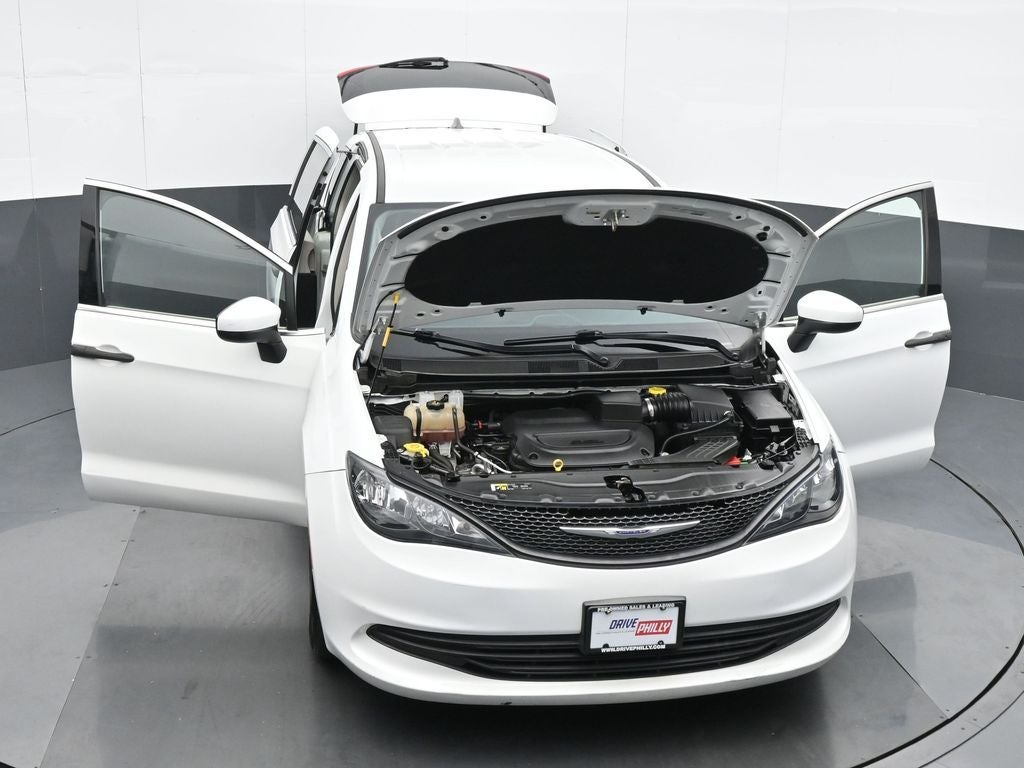 2020 Chrysler Voyager L