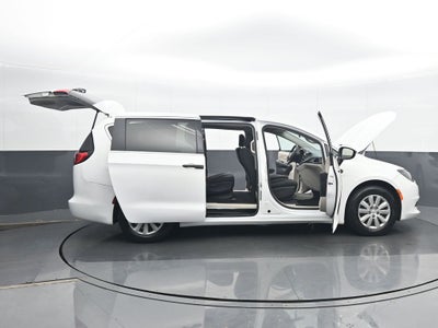 2020 Chrysler Voyager L