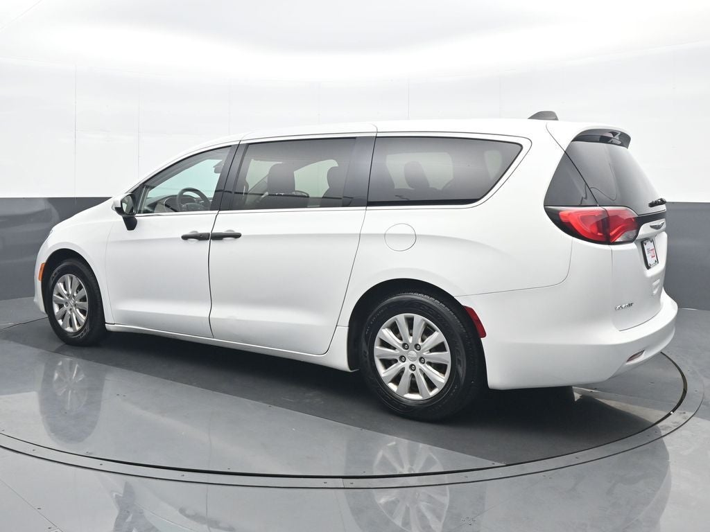2020 Chrysler Voyager L